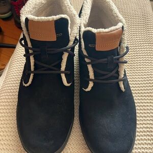 Timberland Suede laced low boots.  Size 13.  No box.  Worn a couple of times.